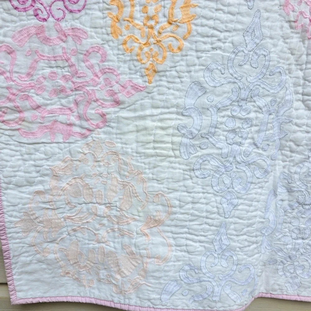 Pottery‎ Barn Kids Toddler Crib Quilt Pink White Silver Medallion Nursery 50x36